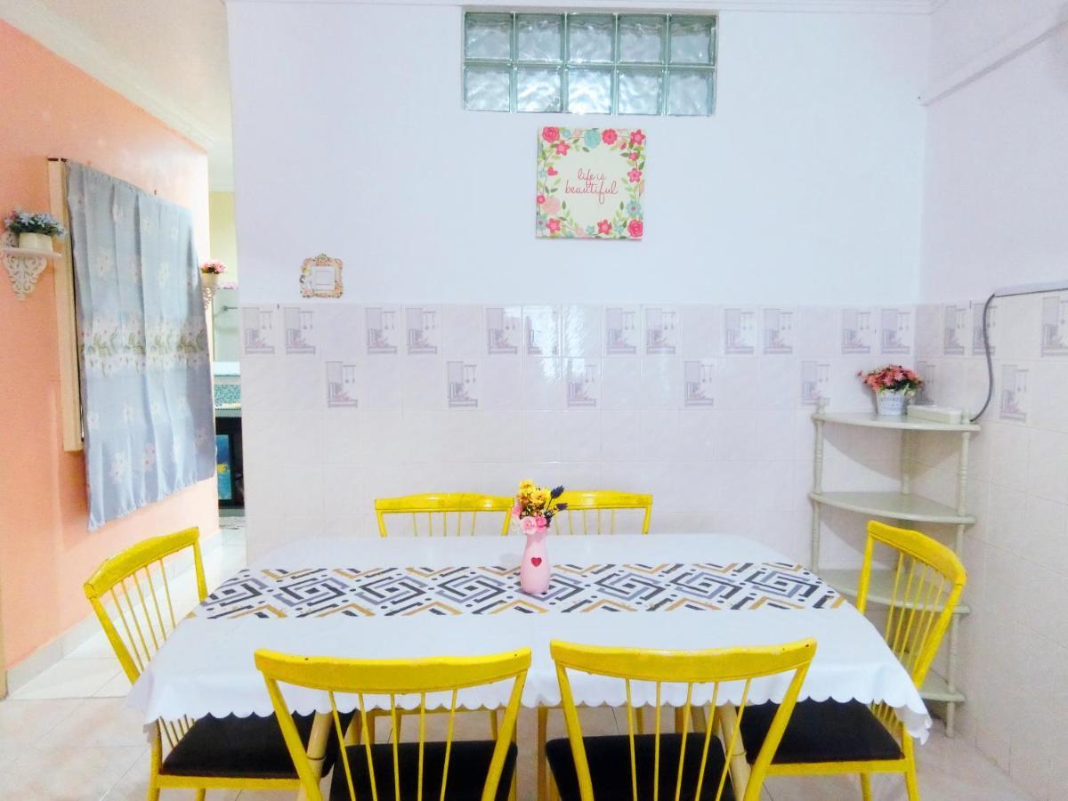 Little Family Homestay 말라카 외부 사진